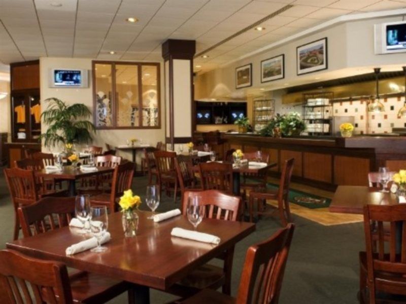 Hotel Sheraton Inner Harbor 4*