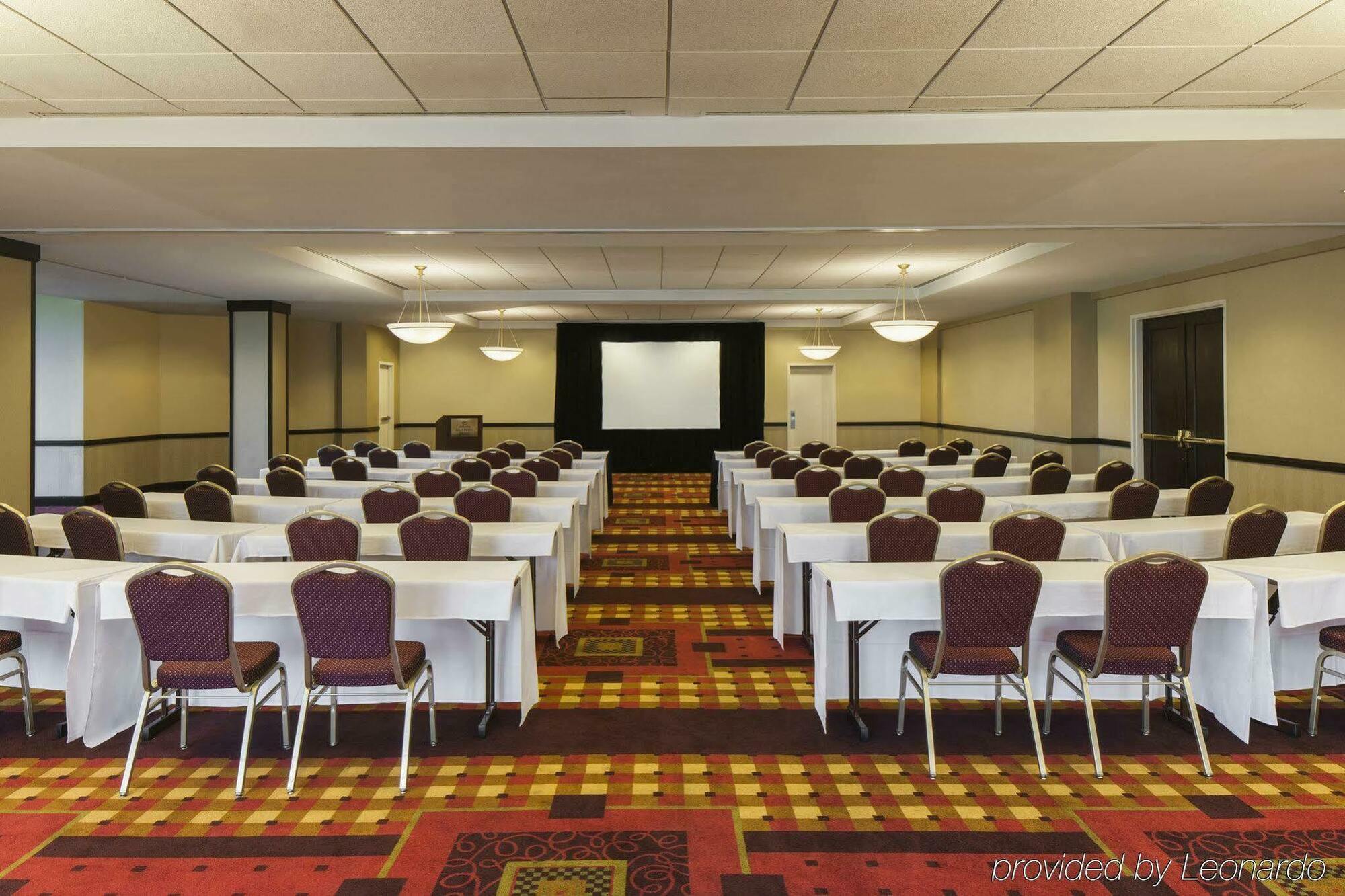 Sheraton Inner Harbor Hotel 4*